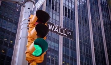 Τεχνολογικό ράλι στην Wall Street